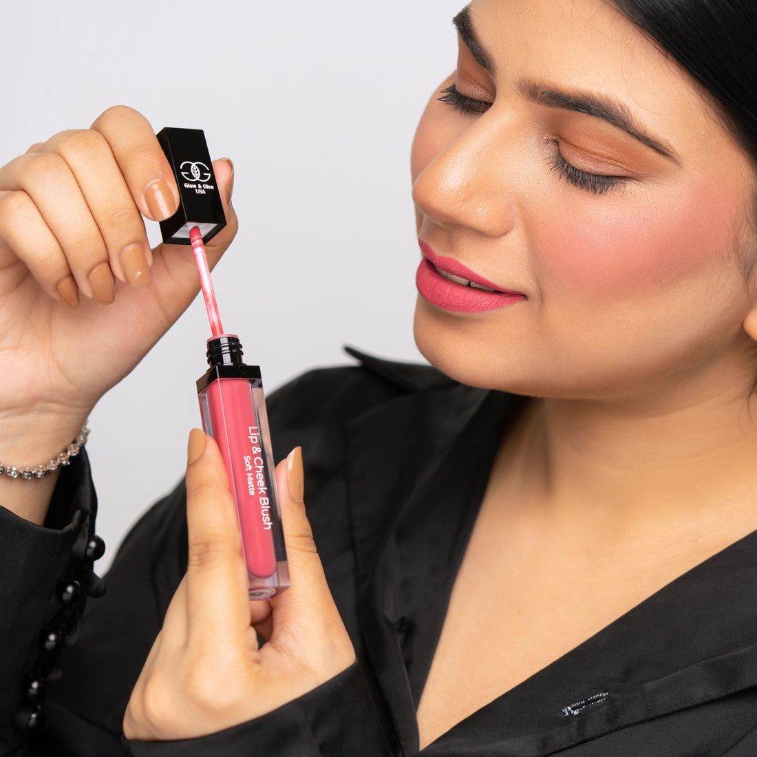 Glow & Glee Lip & Cheek Blush Soft Matte 305 Let's Kiss 8Ml