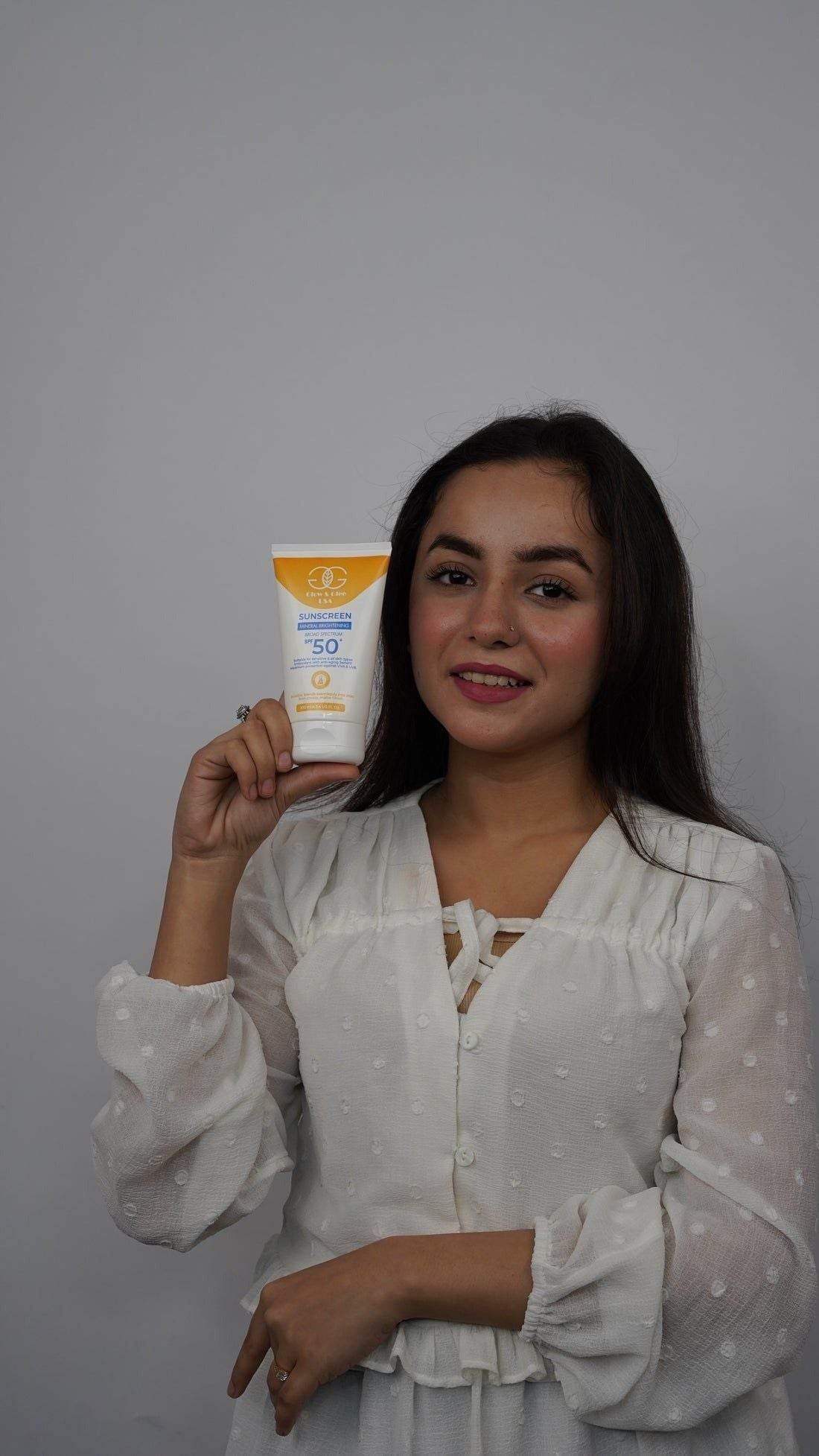 Glow & Glee Sunscreen Mineral Brightening Broad Spectrum SPF 50+ 100Ml